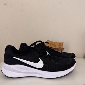 NWT Nike Men's Black and White Athletic Shoes